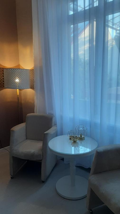 Glamour Apartman Gyula Zewnętrze zdjęcie