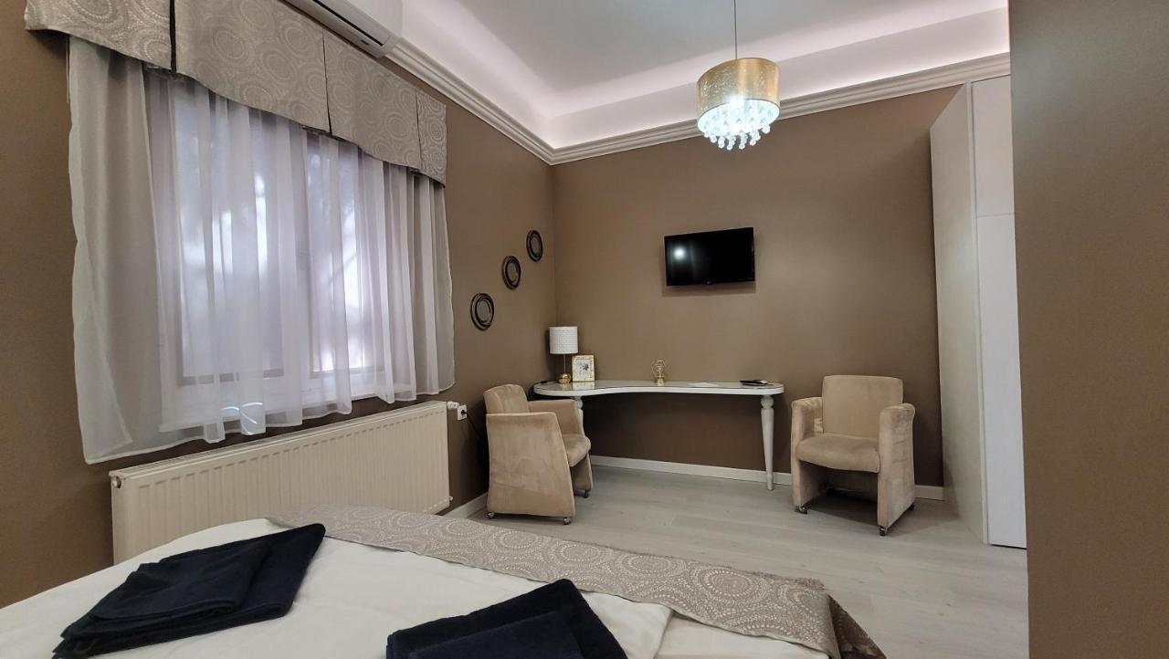 Glamour Apartman Gyula Zewnętrze zdjęcie