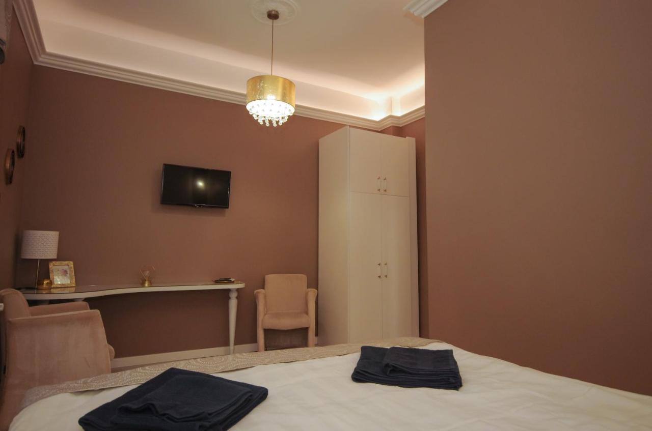 Glamour Apartman Gyula Zewnętrze zdjęcie