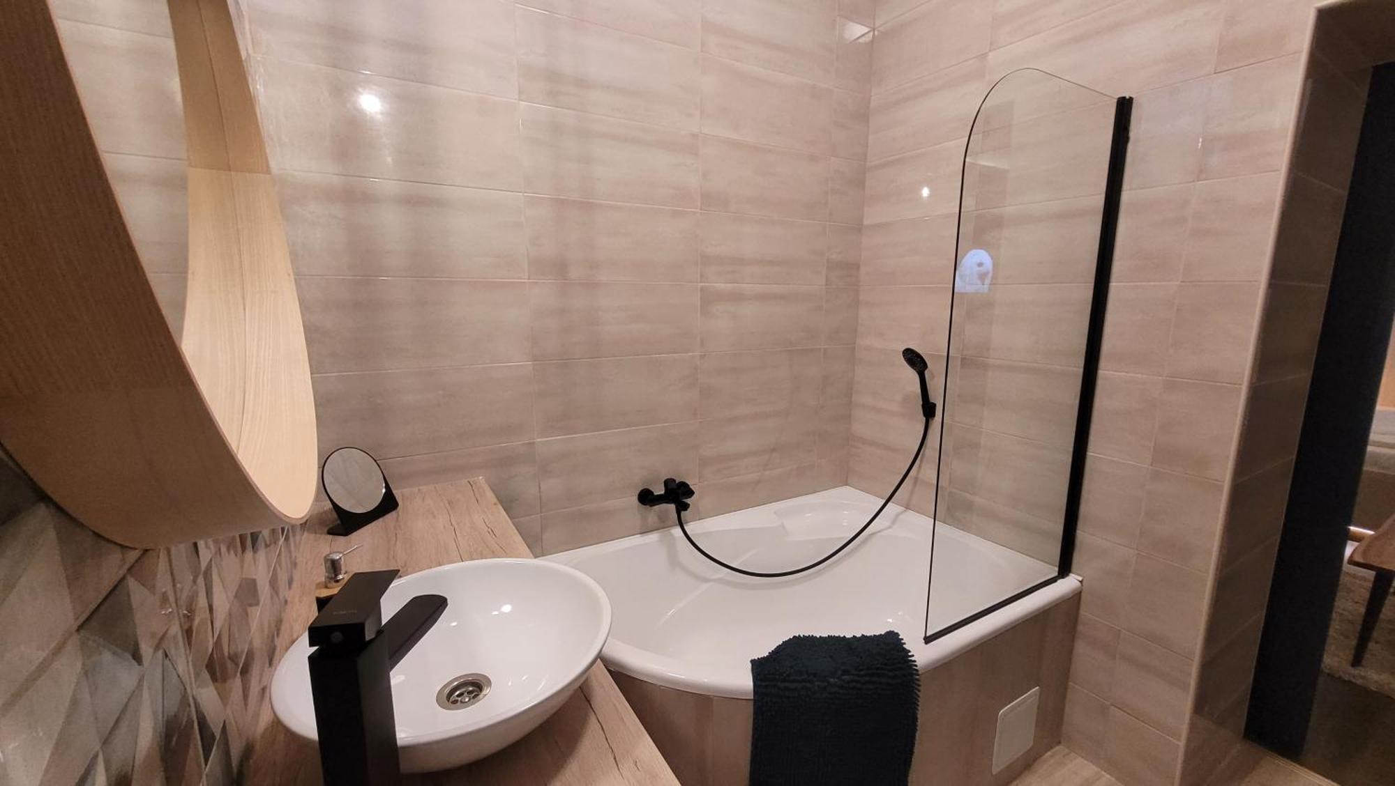 Glamour Apartman Gyula Zewnętrze zdjęcie