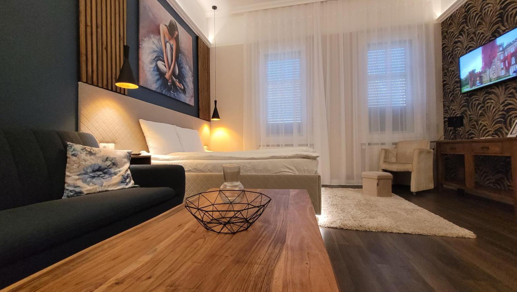 Glamour Apartman Gyula Zewnętrze zdjęcie